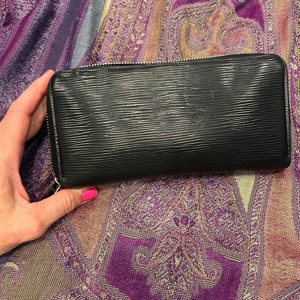 Louis Vuitton Black Epi long wallet - Picture 7 of 9